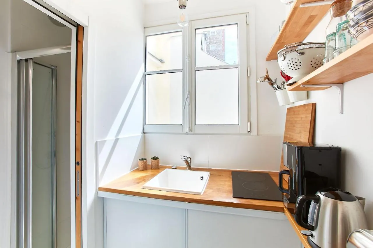 Montmartre City Apartment - Abbesses Paris France