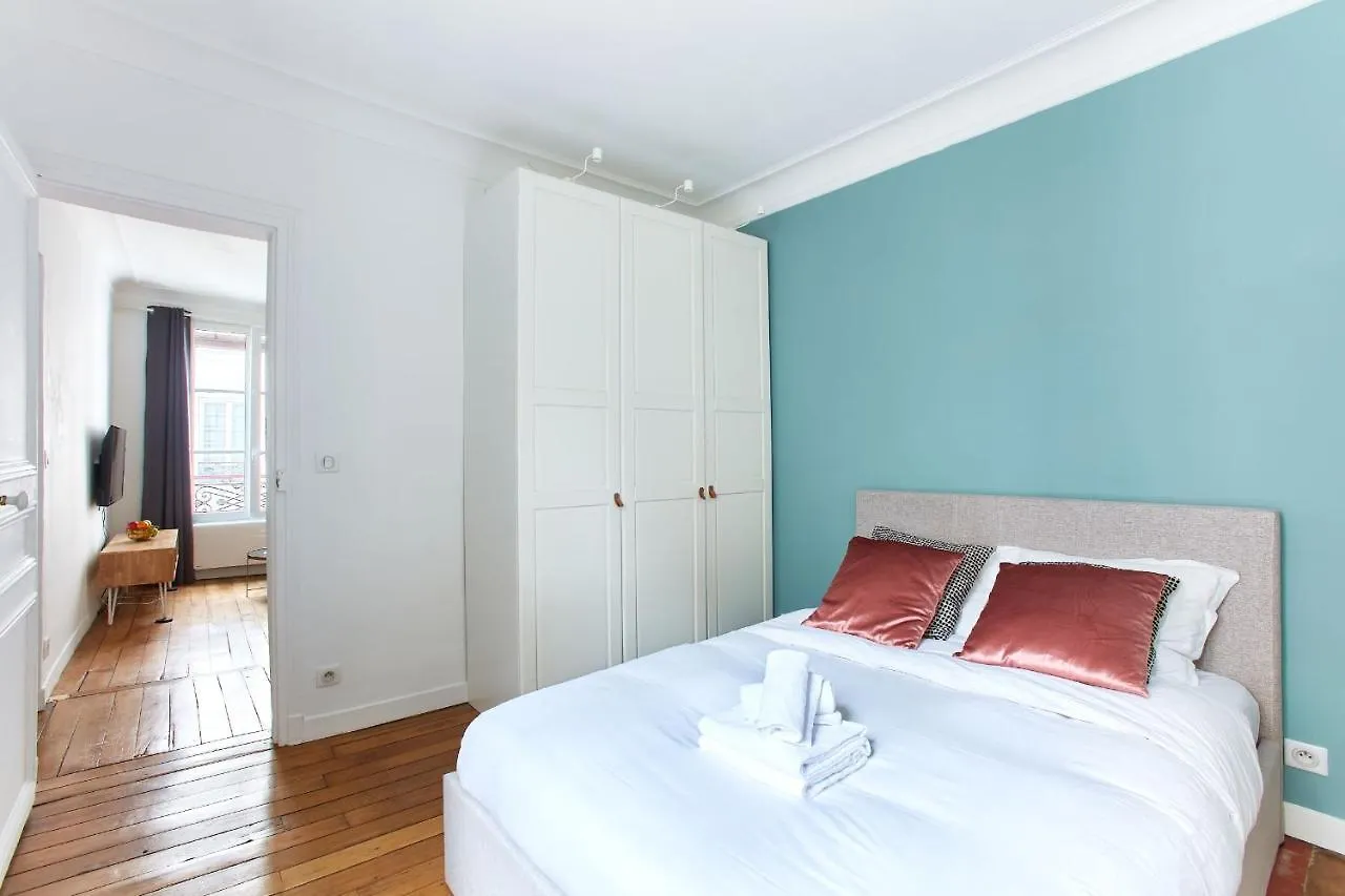 Montmartre City Apartment - Abbesses Paris