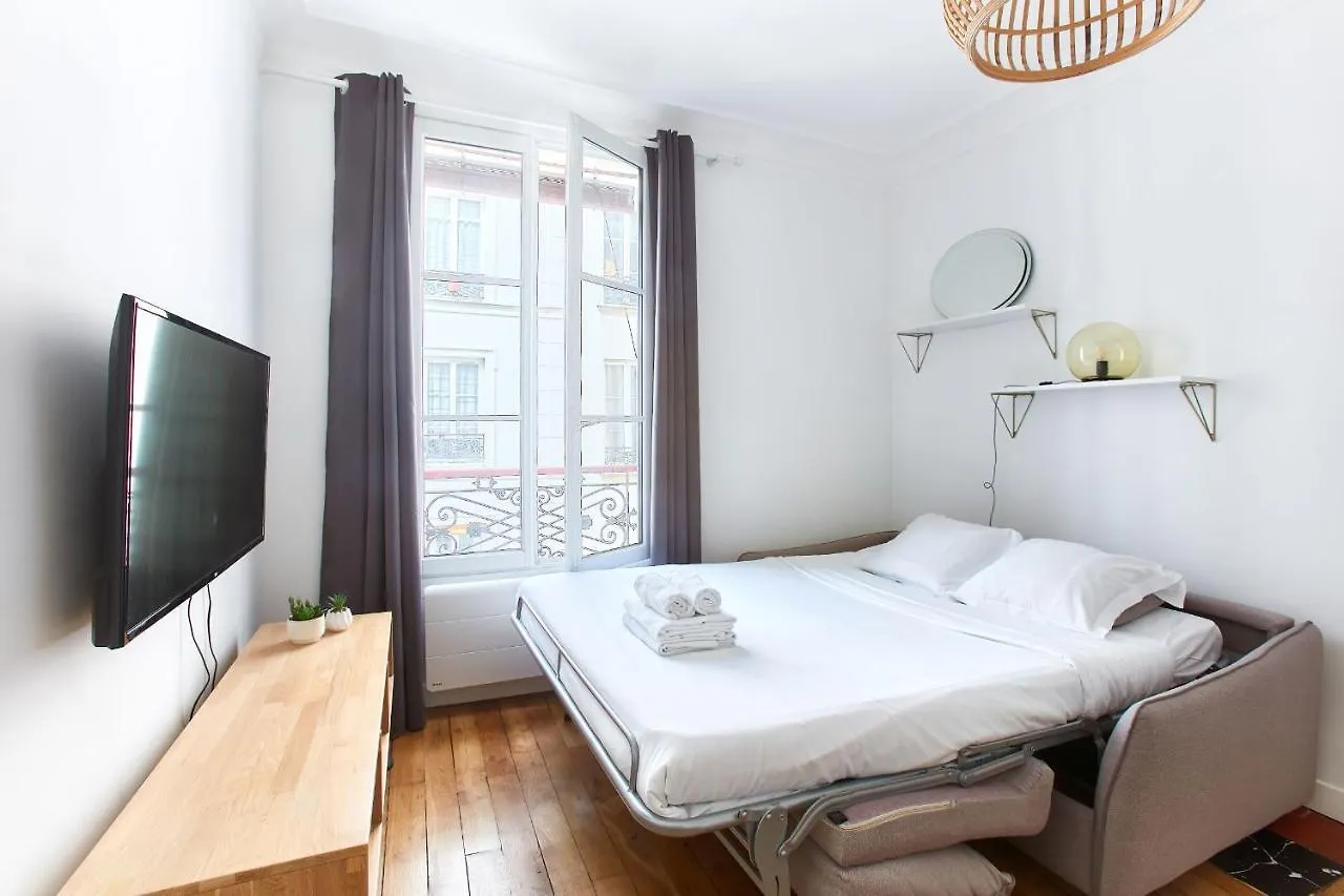 Montmartre City Apartment - Abbesses Paris