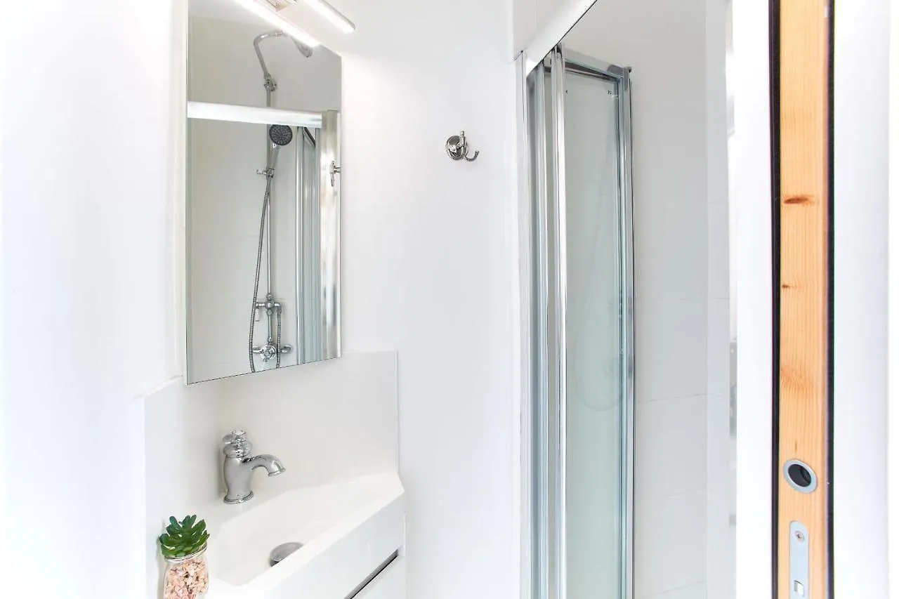 Montmartre City Apartment - Abbesses Paris