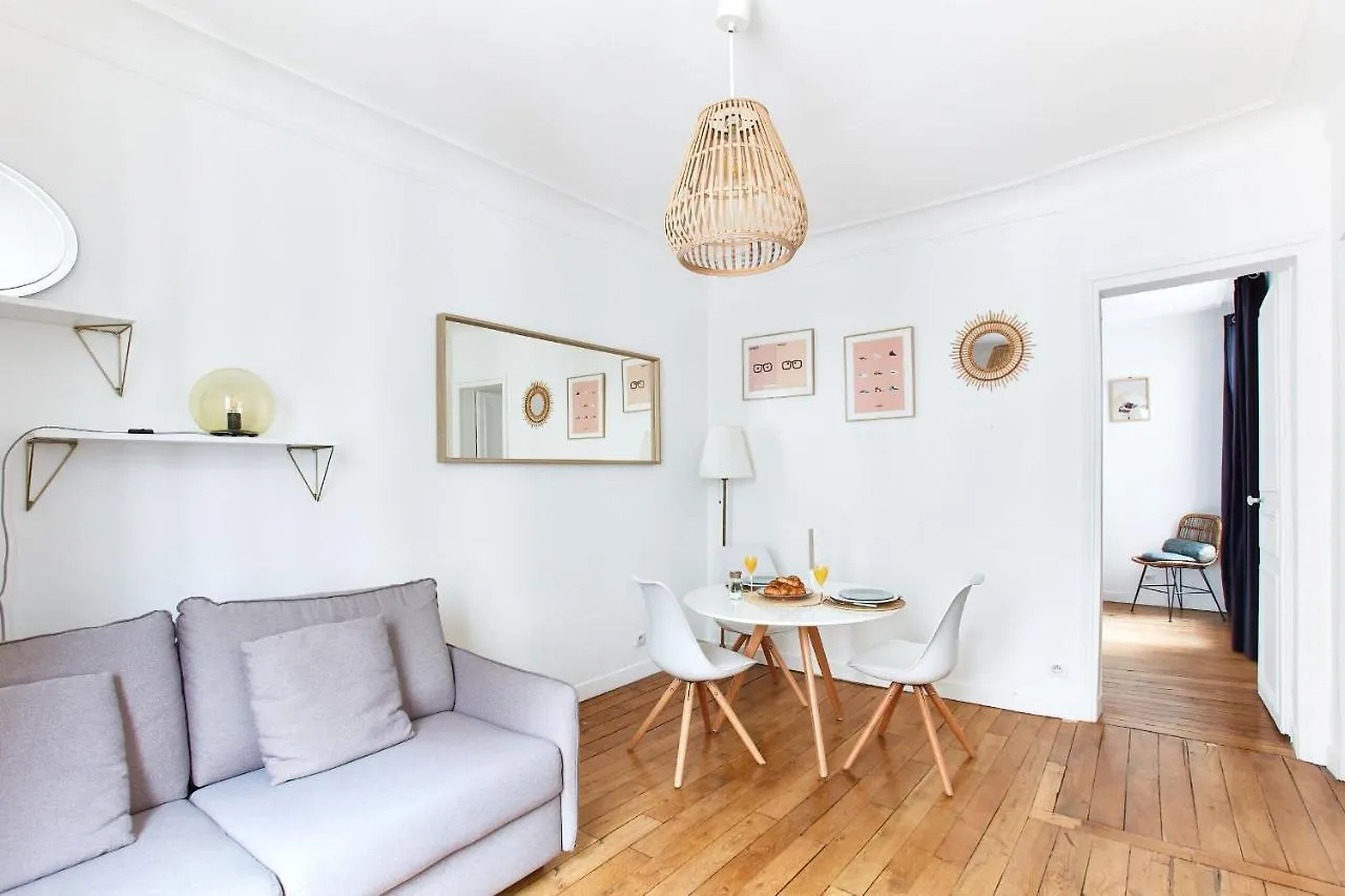 Montmartre City Apartment - Abbesses Paris