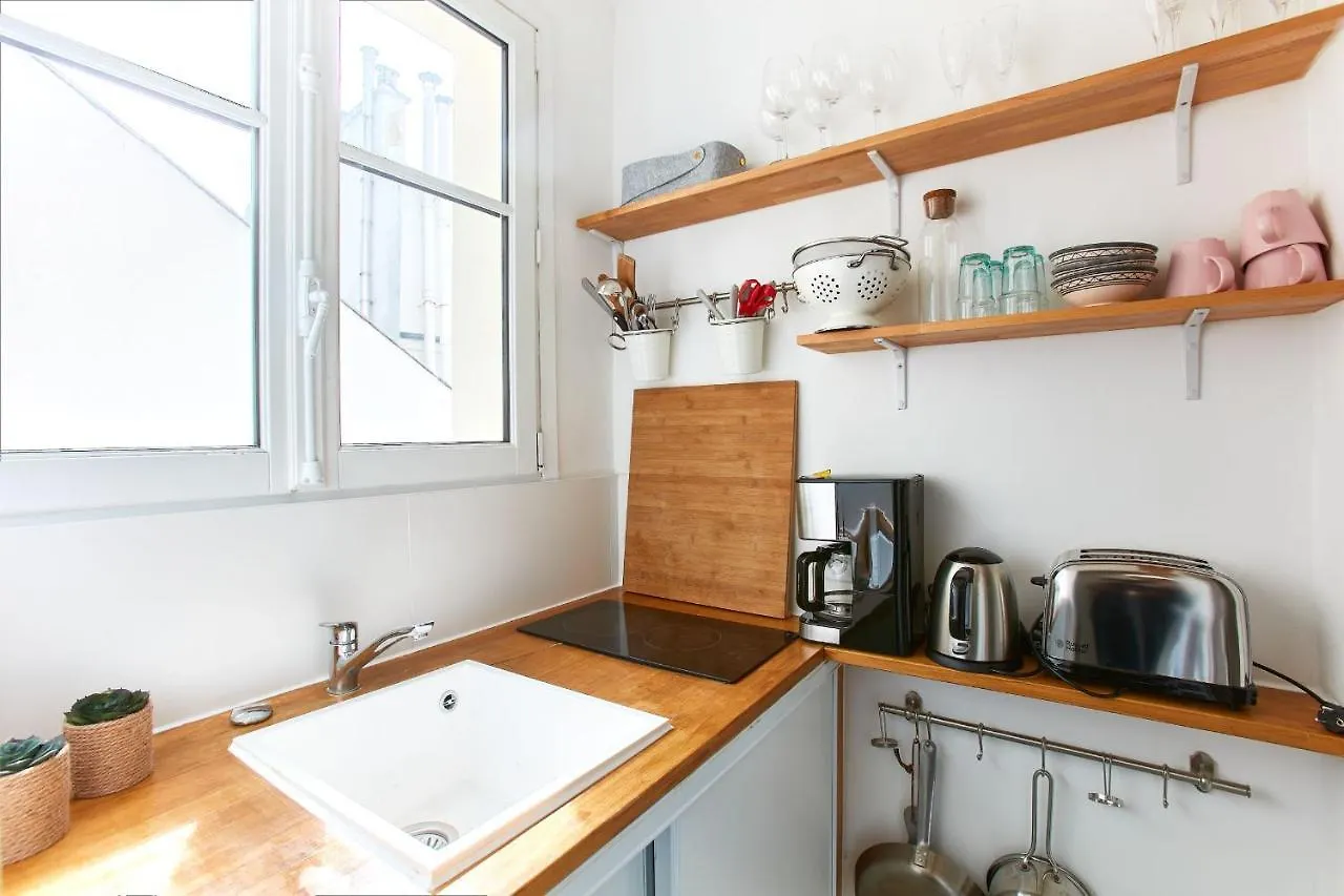 Montmartre City Apartment - Abbesses Paris