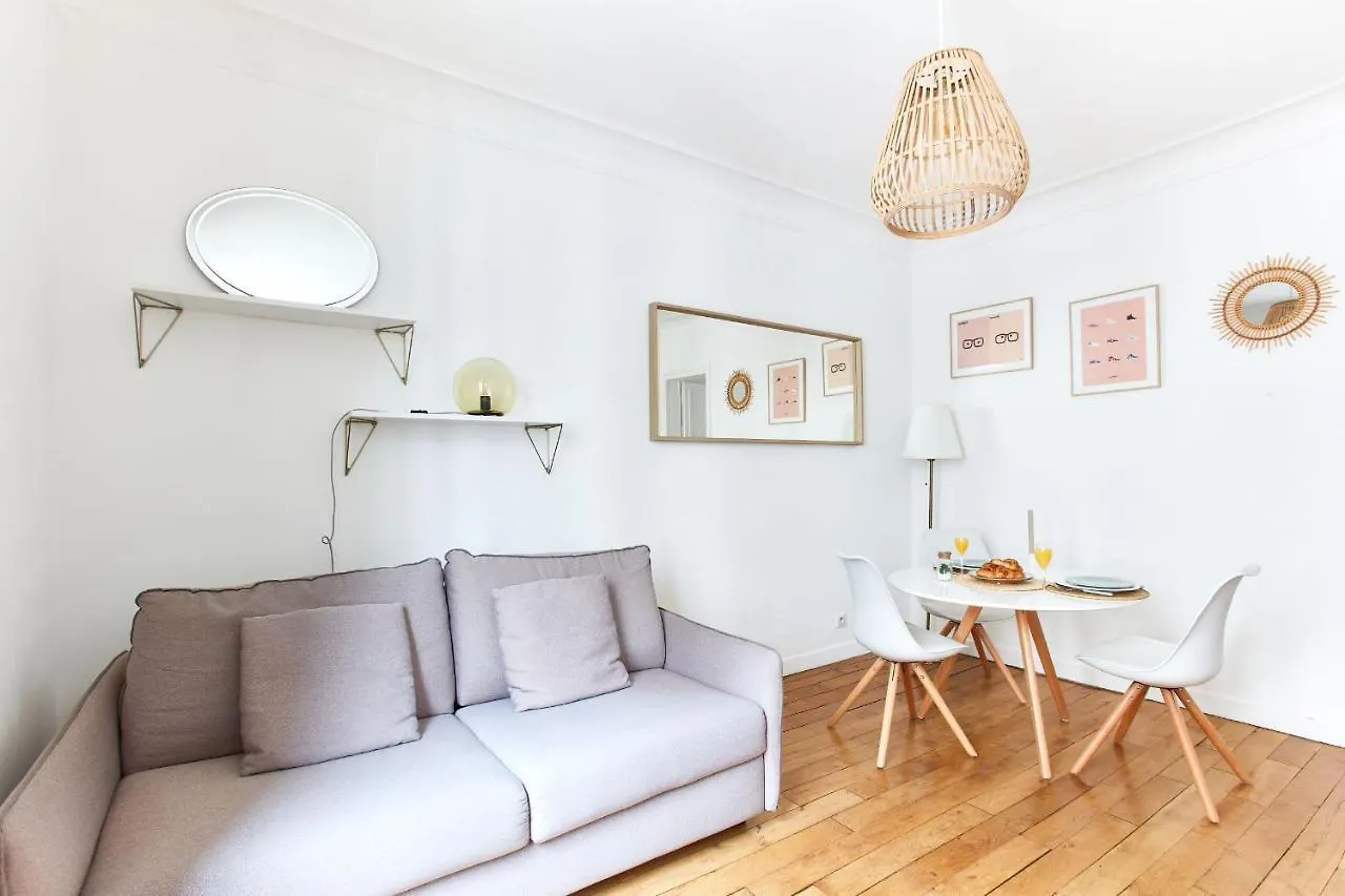 Montmartre City Apartment - Abbesses Paris