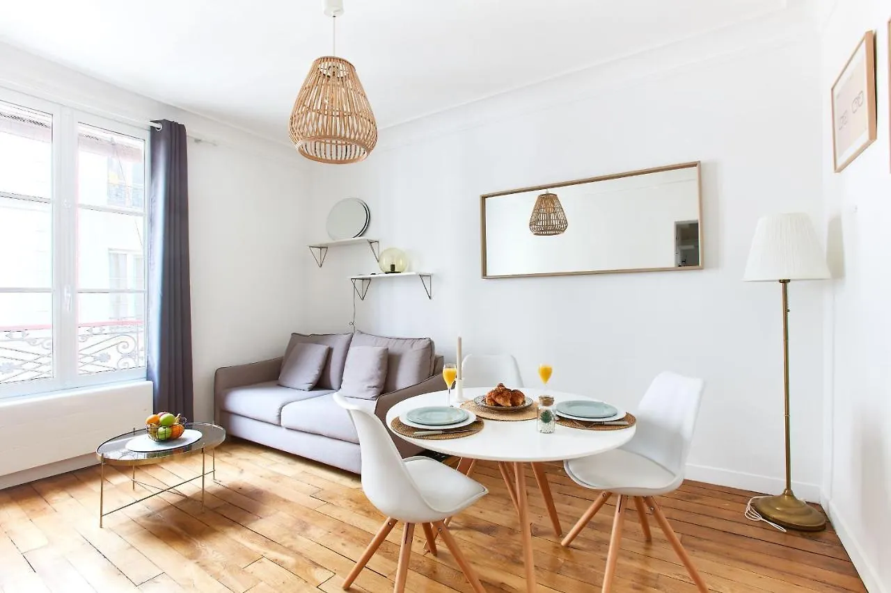 Montmartre City Apartment - Abbesses Paris France