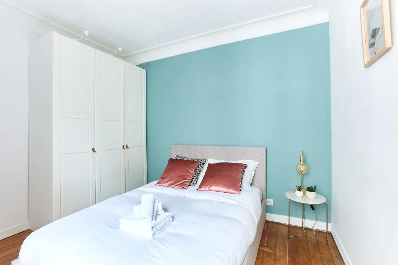 Montmartre City Apartment - Abbesses Paris